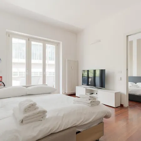Guesthost - Bright Balcony Flat X4 Gioia Mm2 Apartmán Milán