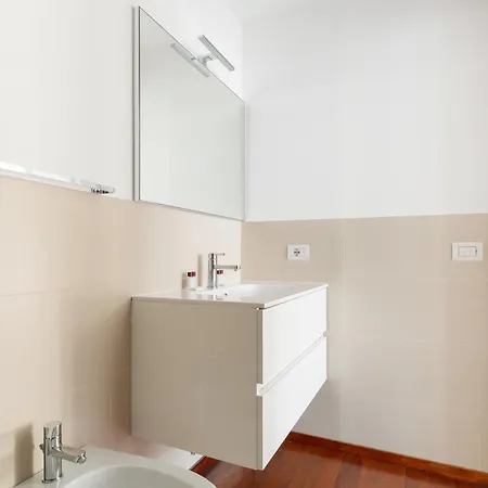 Guesthost - Bright Balcony Flat X4 Gioia Mm2 * Mailand